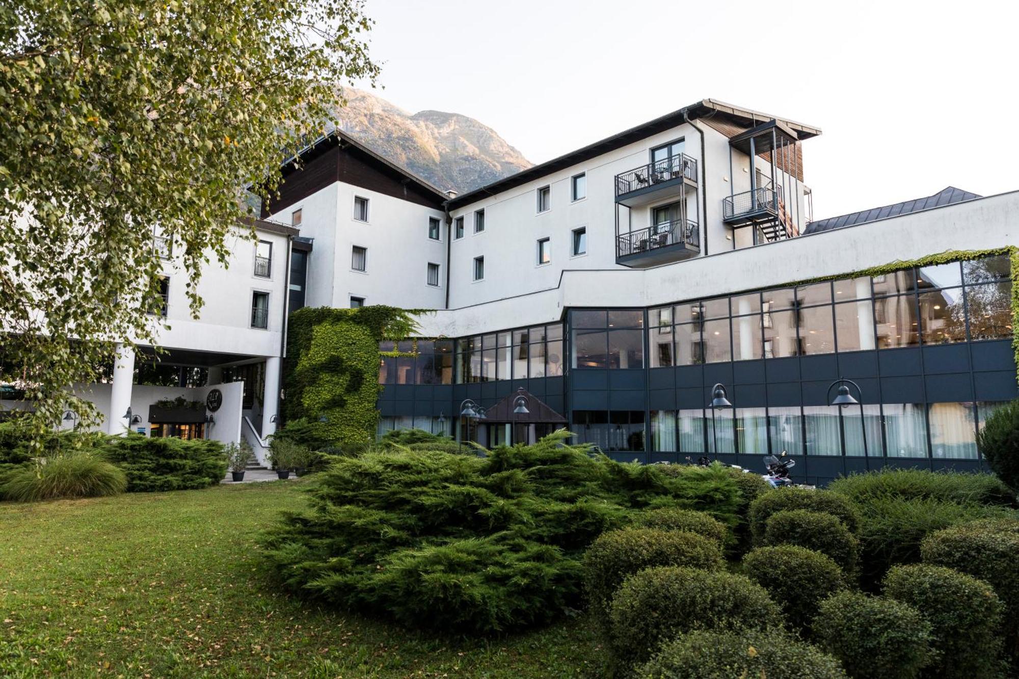 Hotel Alp โบเว็ก ภายนอก รูปภาพ